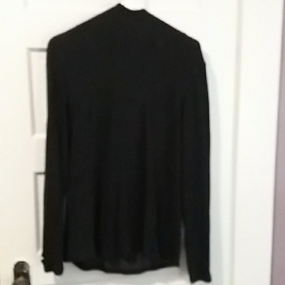 Black activewear hooded shirt